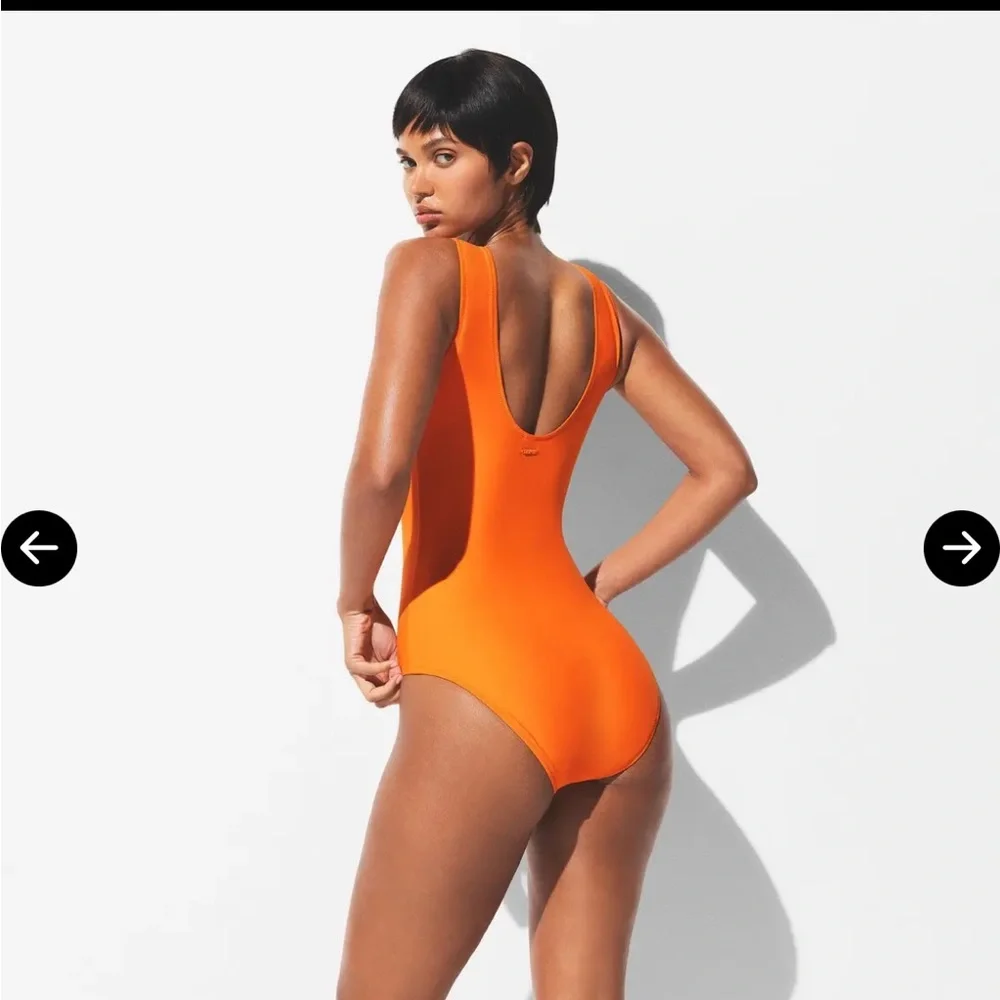 SIGNATURE SWIM HIGH NECK ONE PIECE SMALL
